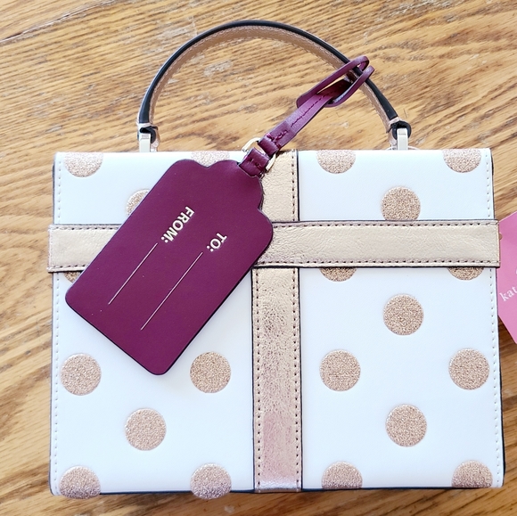 ๐50% OFF - NWTโผ๏ธ Kate Spade brand Wrapping Party Gift Box Crossbody - Picture 9 of 14
